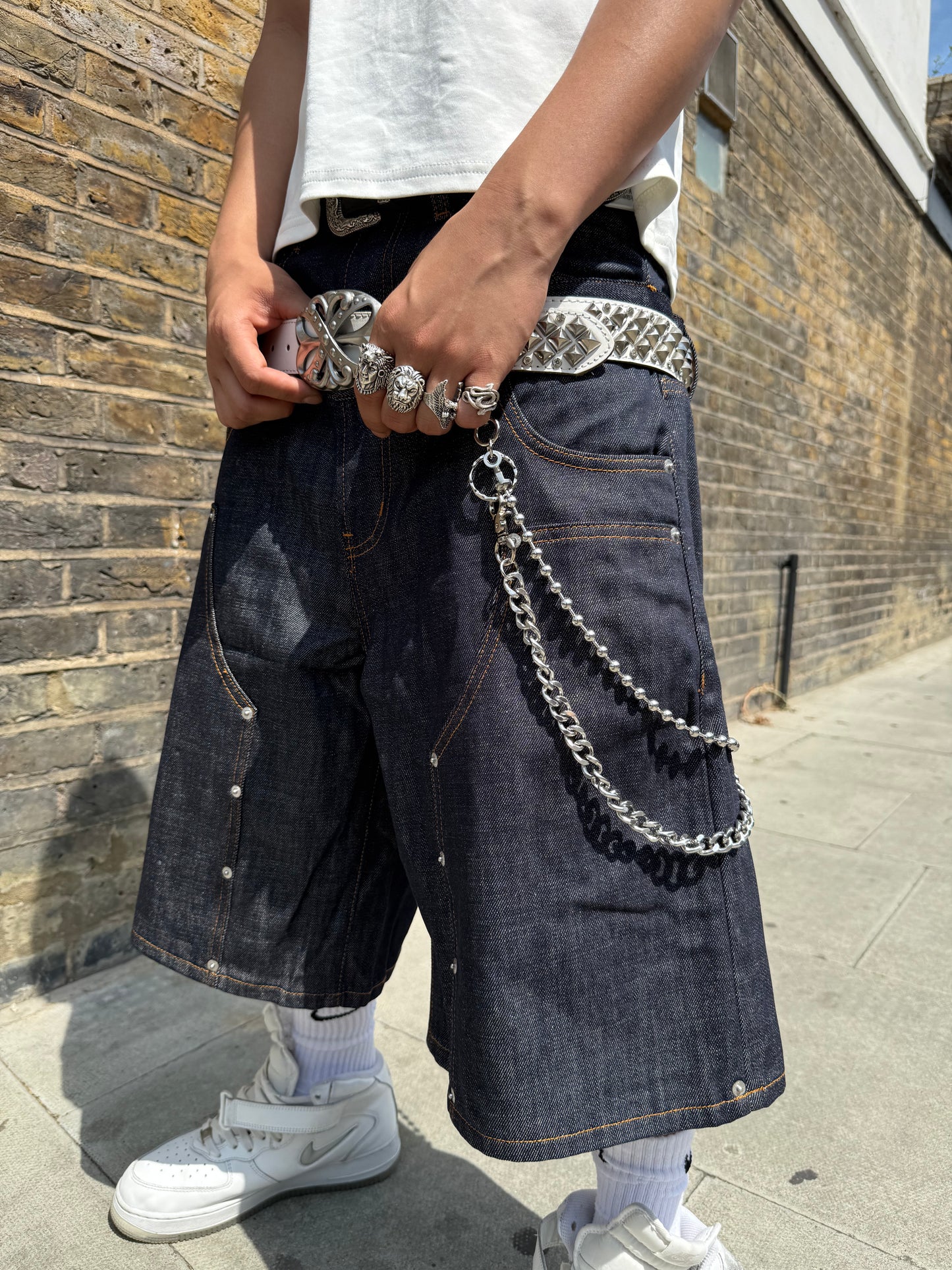 ENGRAVED BUCKLE RHINESTONE LEATHER BELT