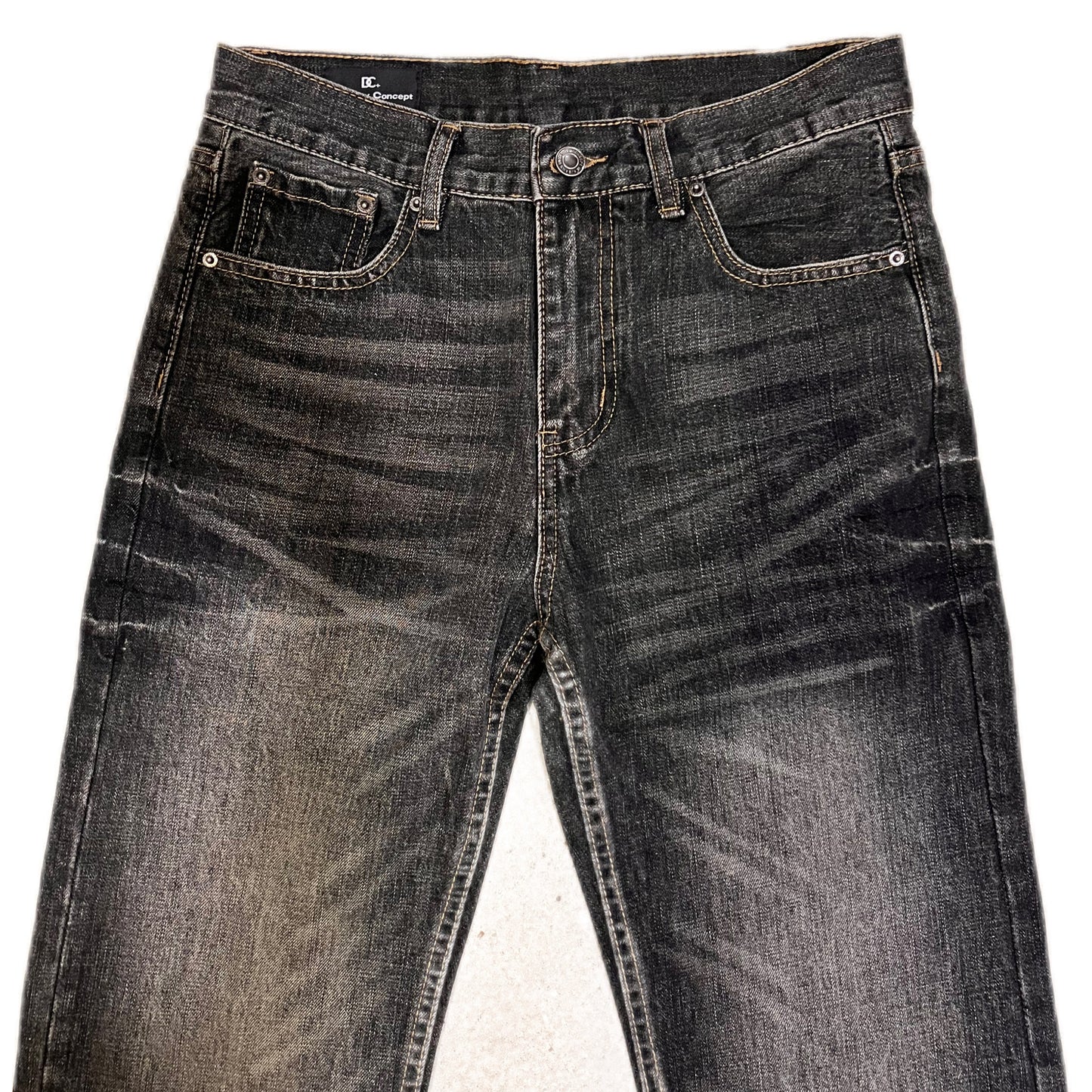 WASHED FLARED RAW-EDGE JEANS